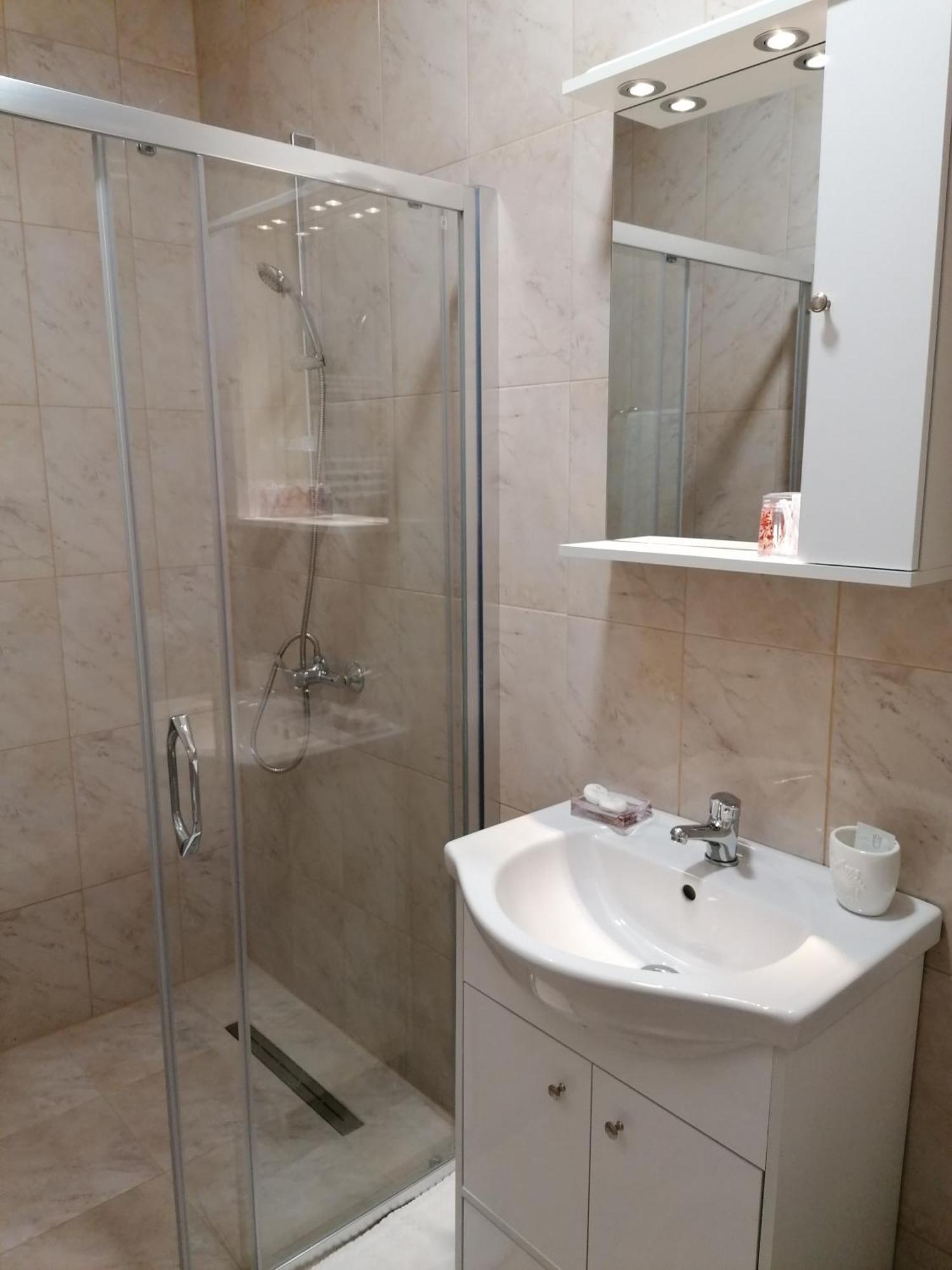 Pensiunea Ca La Mama Acasa Resita Zimmer foto