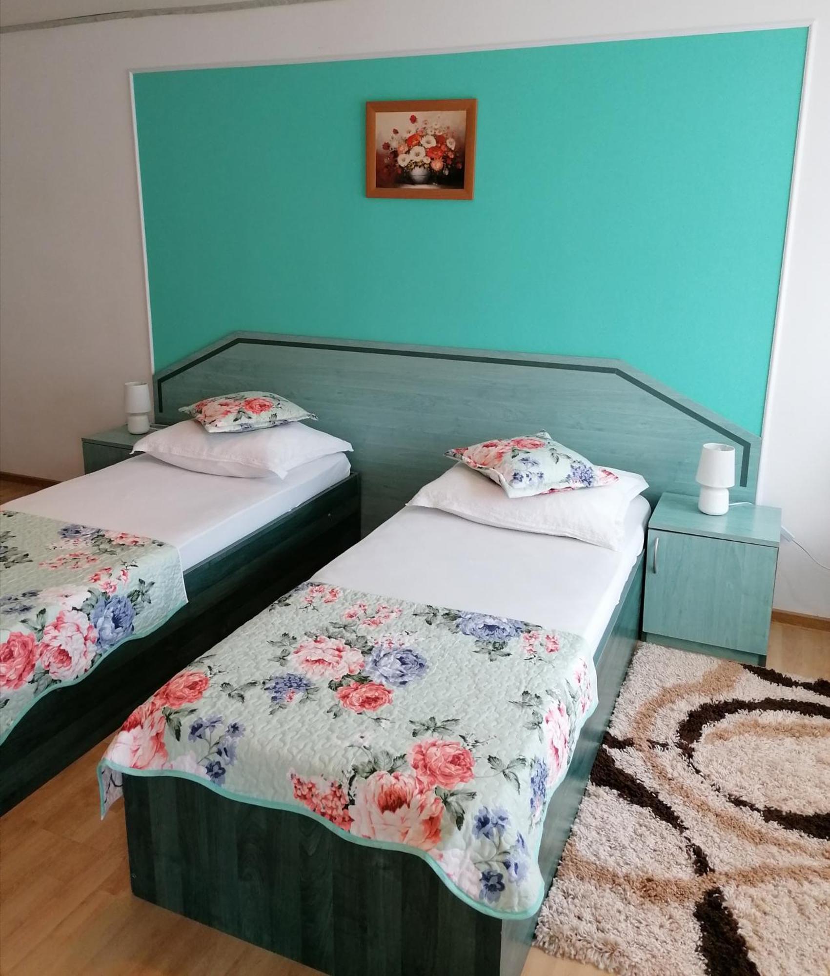Pensiunea Ca La Mama Acasa Resita Zimmer foto